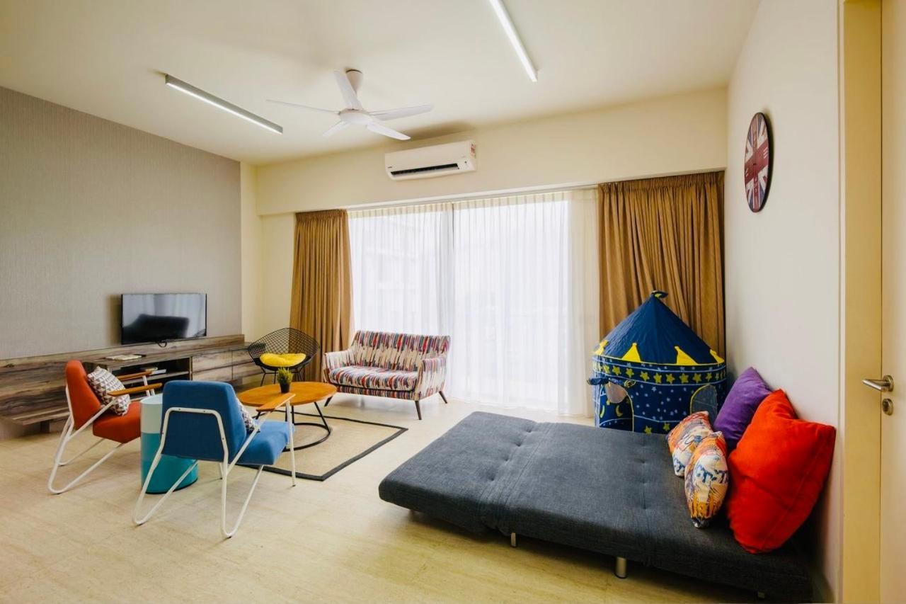 By The Sea Beach Front Apartment Batu Feringgi Exteriör bild