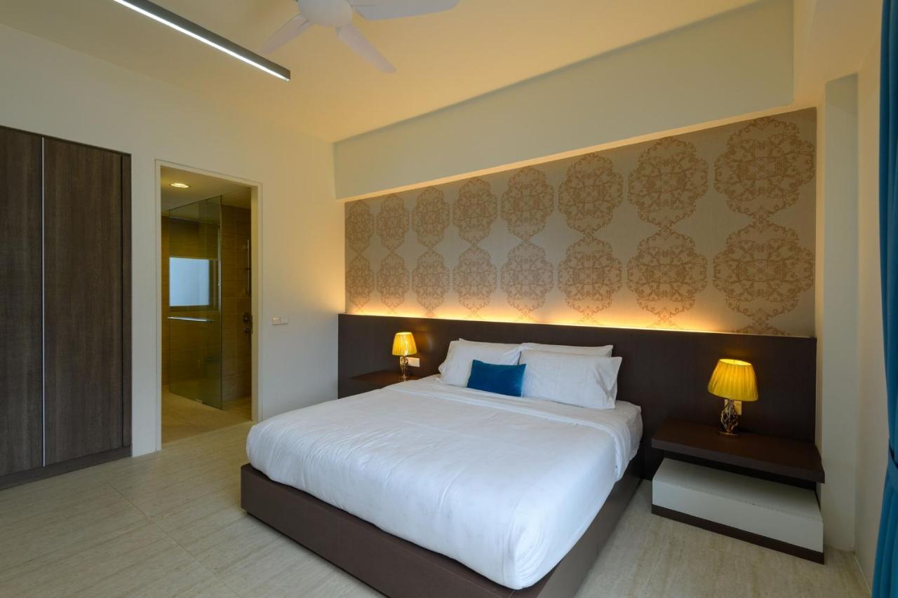 By The Sea Beach Front Apartment Batu Feringgi Exteriör bild