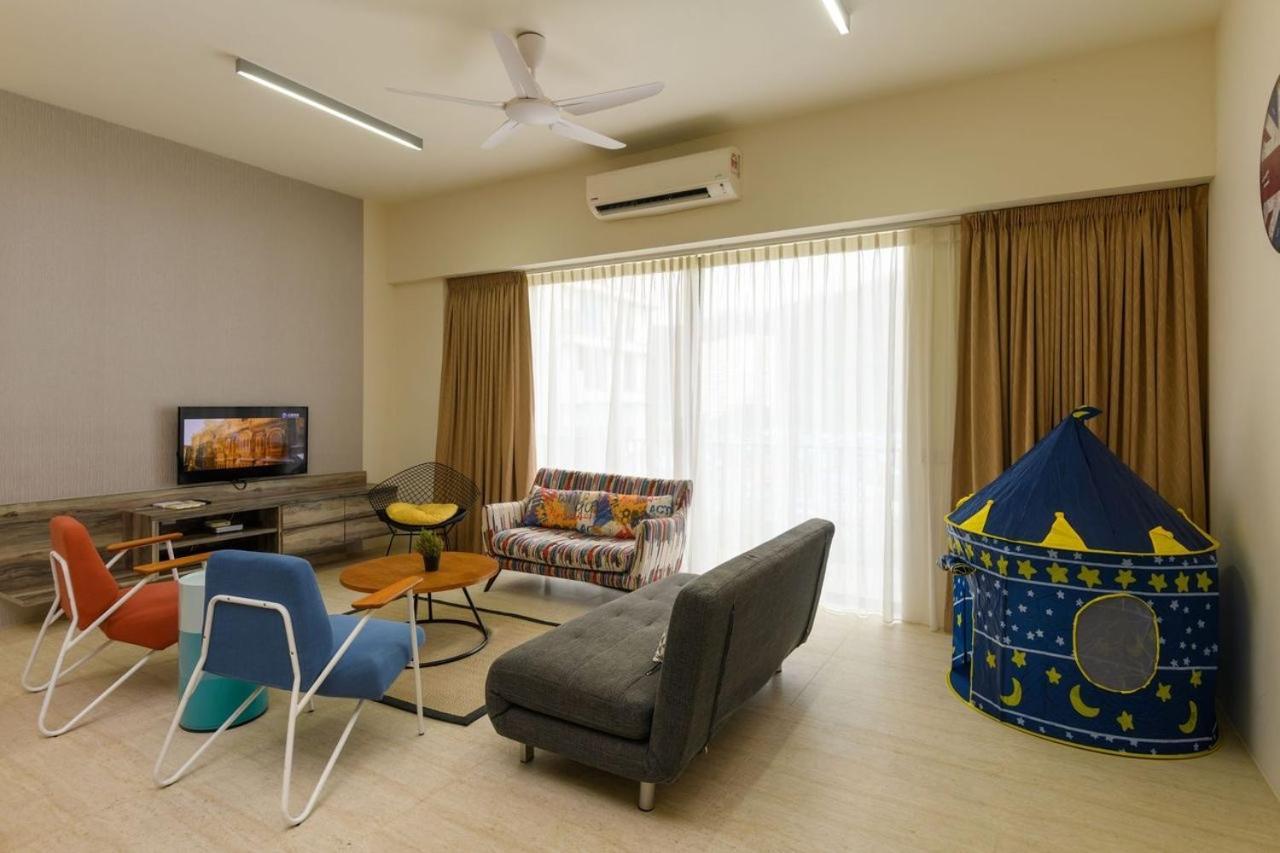 By The Sea Beach Front Apartment Batu Feringgi Exteriör bild