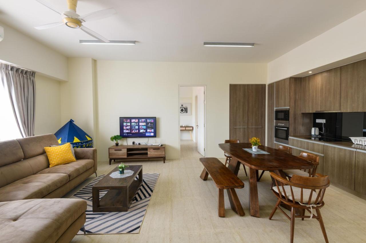 By The Sea Beach Front Apartment Batu Feringgi Exteriör bild