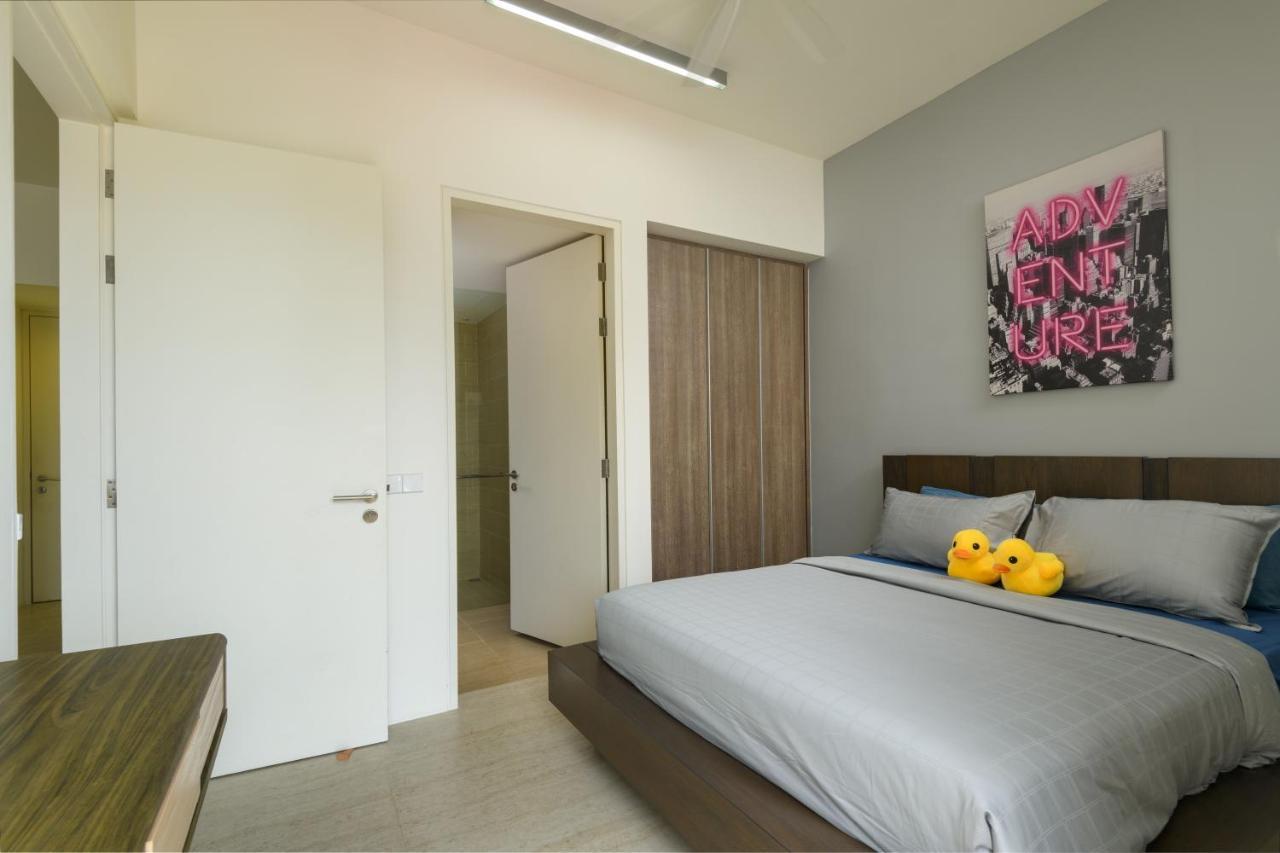 By The Sea Beach Front Apartment Batu Feringgi Exteriör bild