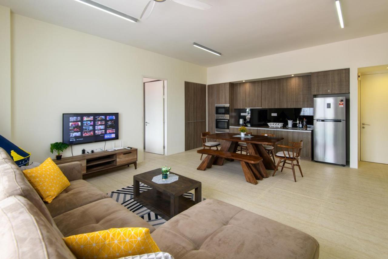 By The Sea Beach Front Apartment Batu Feringgi Exteriör bild