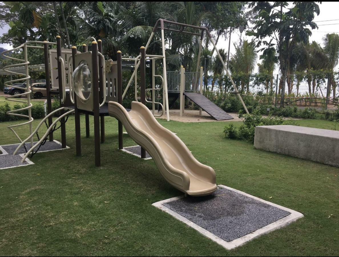 By The Sea Beach Front Apartment Batu Feringgi Exteriör bild