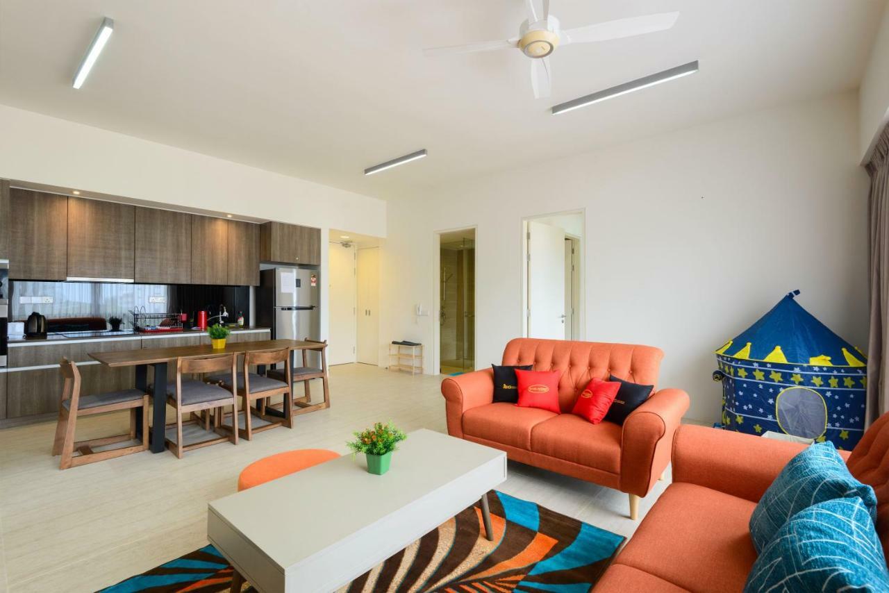 By The Sea Beach Front Apartment Batu Feringgi Exteriör bild