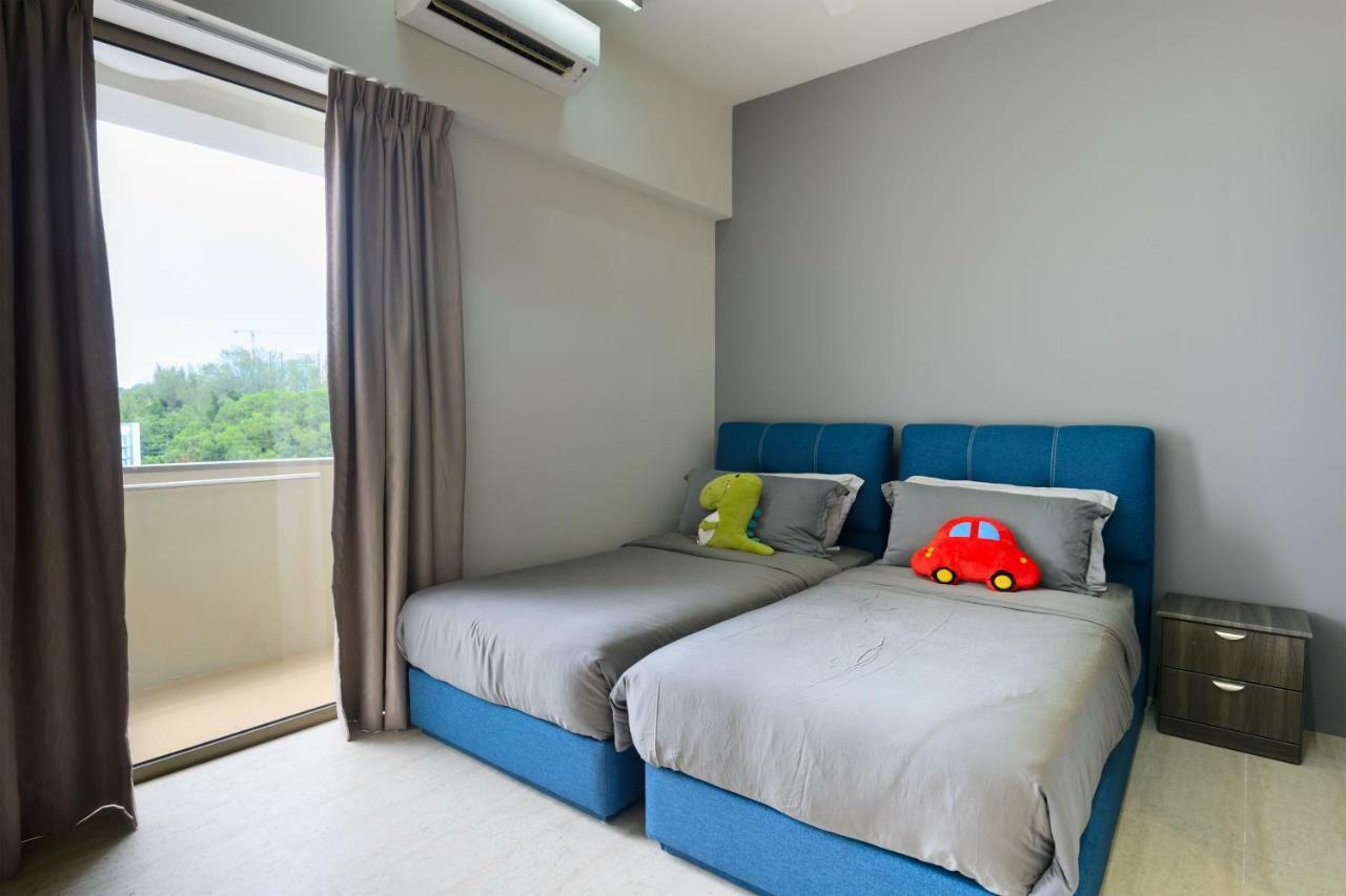 By The Sea Beach Front Apartment Batu Feringgi Exteriör bild