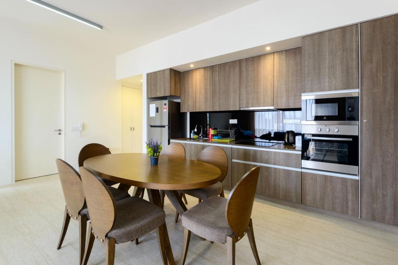 By The Sea Beach Front Apartment Batu Feringgi Exteriör bild